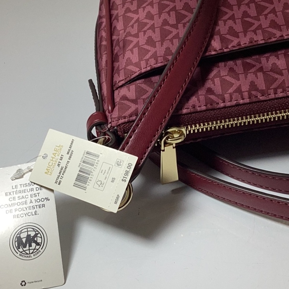 MICHAEL Michael Kors
Jet Set Medium Top Zip Pochette Crossbody Bag - Picture 11 of 11